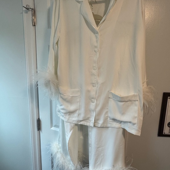 Elegant White Feather Trim Pajama Set - Picture 2 of 2